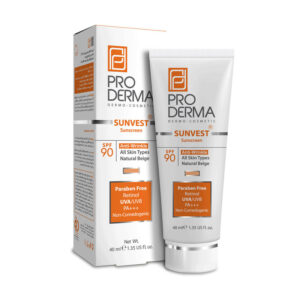 کرم ضد آفتاب رنگی پرودرما، SPF 90، مدل 90 Sunvest، مناسب انواع پوست  با تنالیته متوسط و حجم 40 میلی لیتر، ضدآب، فاقد پارابن، محافظت‌کننده در برابر  اشعه‌های UVA و UVB و غیر کومدون‌زا، PA+++، ضد چروک، دارای فرمولاسیون ویتامین C، با ماندگاری 2 ساعته
